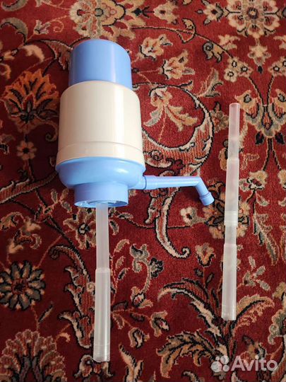 Ручная помпа для воды