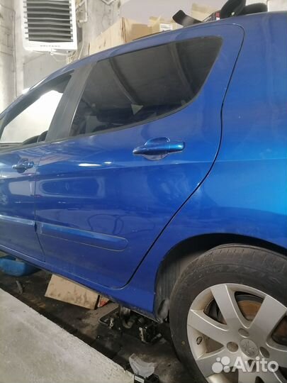 Peugeot 308 2010 г. По запчастям