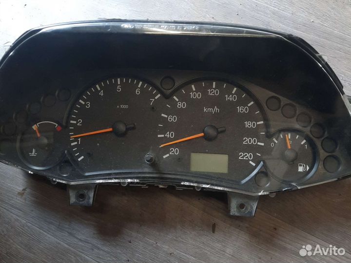 Ford Focus I панель приборов