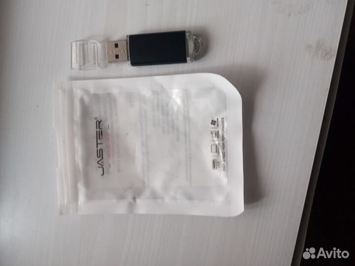 USB-флеш-накопитель 64 гб