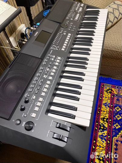 Профессиональное пианино yamaha PSR-SX600