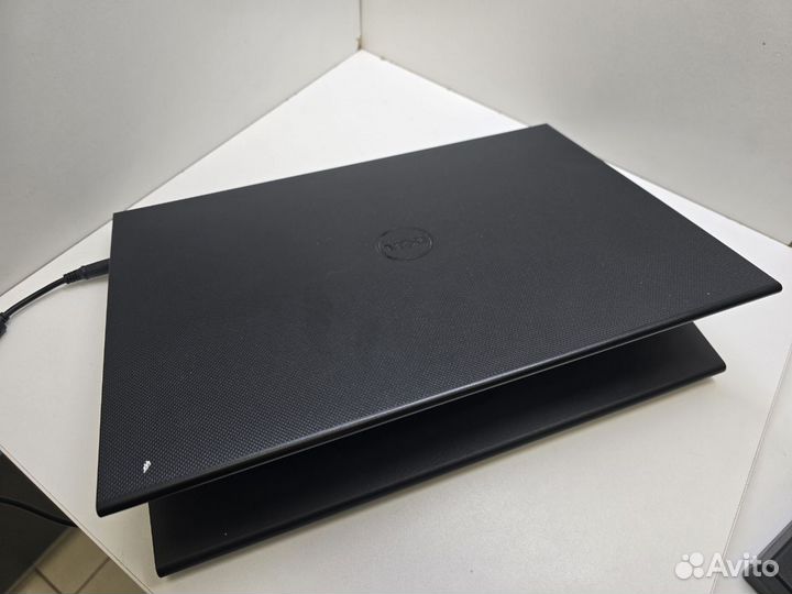 Ноутбук dell Inspiron 15