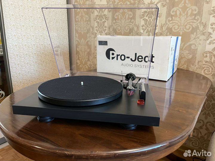 Виниловый проигрыватель Pro Ject Debut Carbon EVO