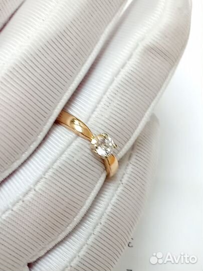Золотое кольцо с камнем 16,5р