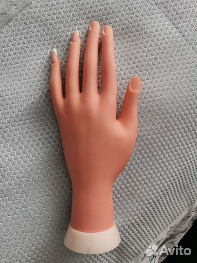 Тренировочная рука для маникюра