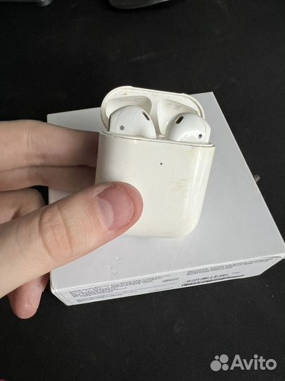 Беспроводные наушники apple airpods