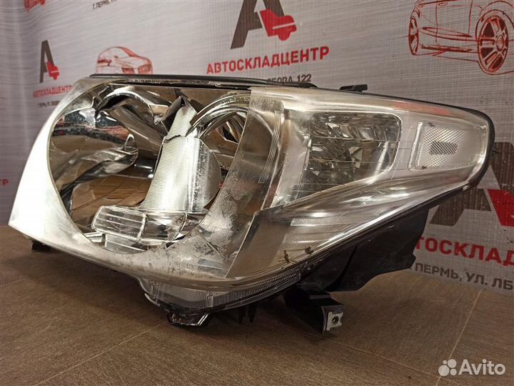 Фара левая Toyota Land Cruiser 200 (2007-Н.в.)