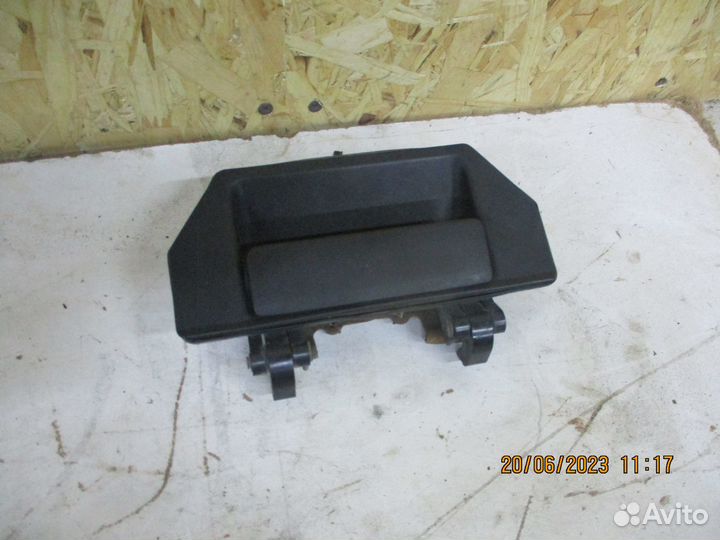 Ручка заднего борта Ниссан NP300