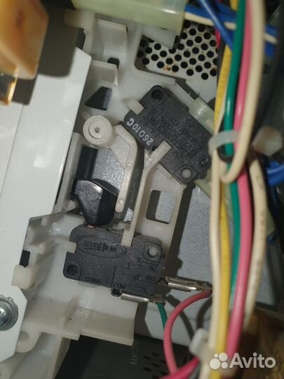 Микровыключатель для микроволновки