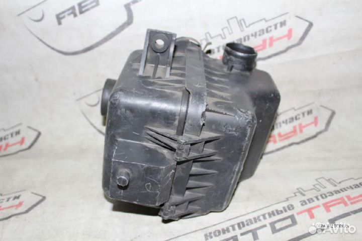 Корпус воздушного фильтра toyota daihatsu duet sir