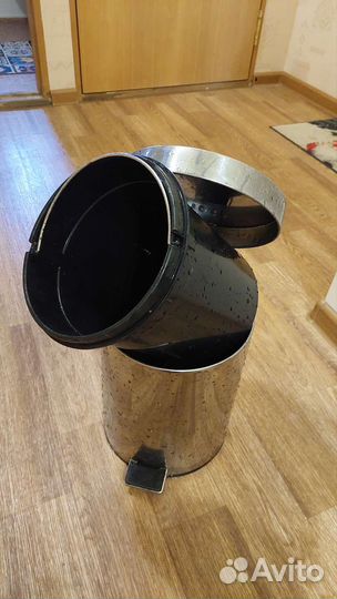 Мусорное ведро с педалью 5 л