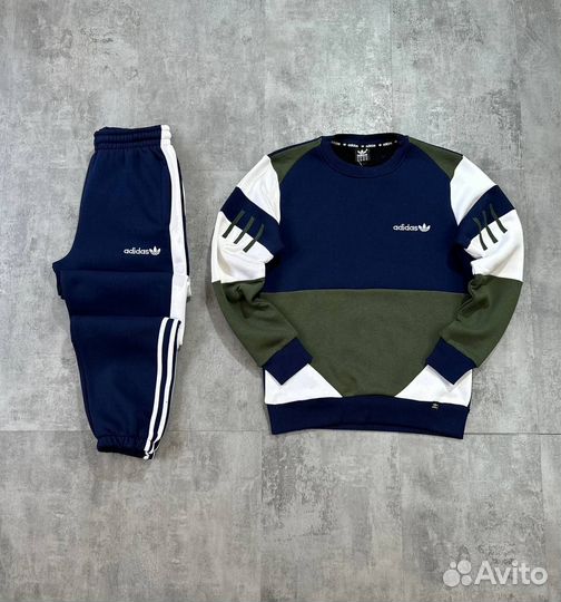 Спортивный костюм Adidas