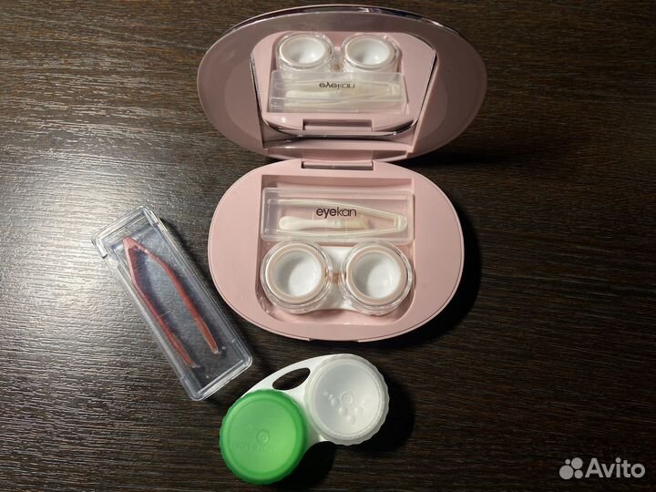 Футляр для контактных линз