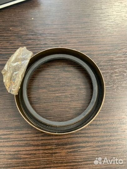 Сальник коленвала