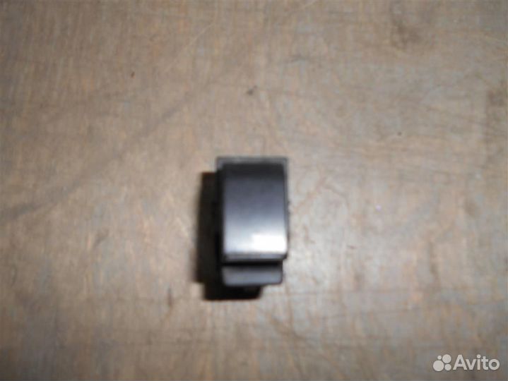 Кнопка стеклоподъемника от Toyota Corolla Verso 2