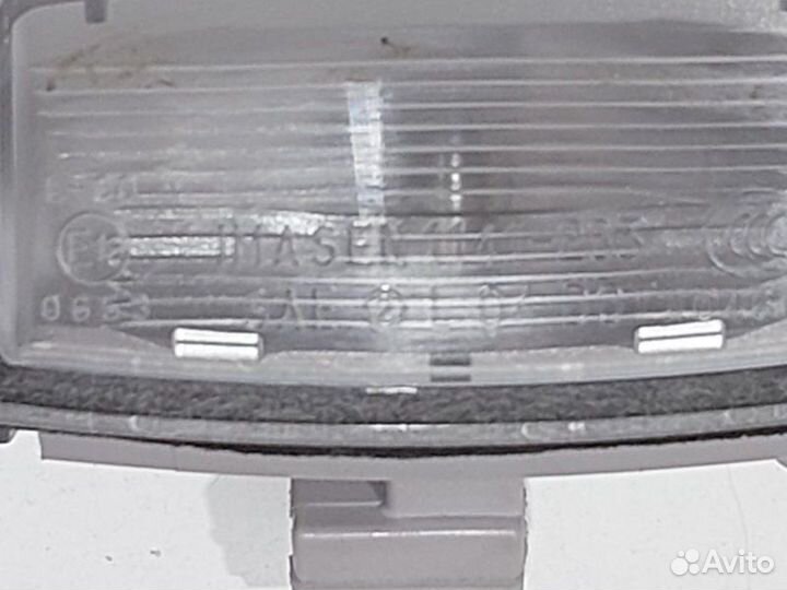 Фонарь подсветки номера Mitsubishi Outlander GF2W
