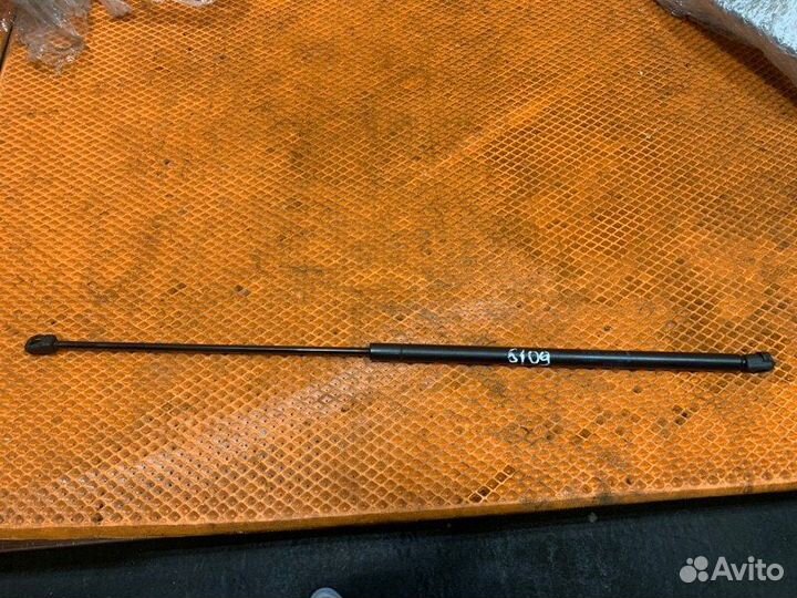 Упор капота Audi A6 C6 4F AUK 2006