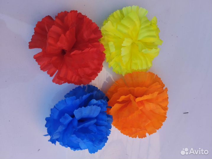 Ритуальные цветы головы