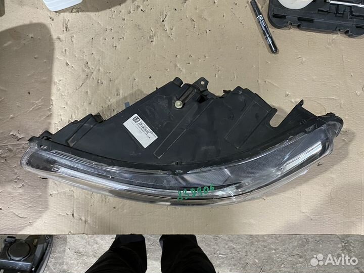 Фара левая Volvo XC40 (2017-2022) LED