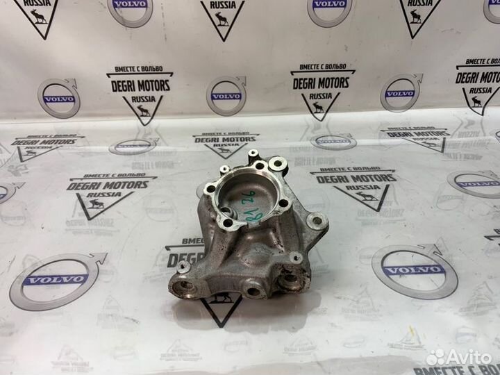 Кулак поворотный передний левый BMW 1' E81 3' E90