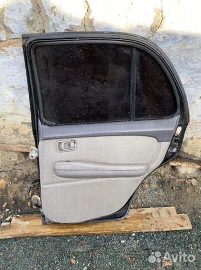 Продам дверь на Ниссан Марч кузов К 11