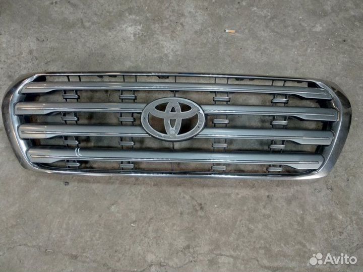 Решетка радиатора Toyota Land Cruiser 200 2008+