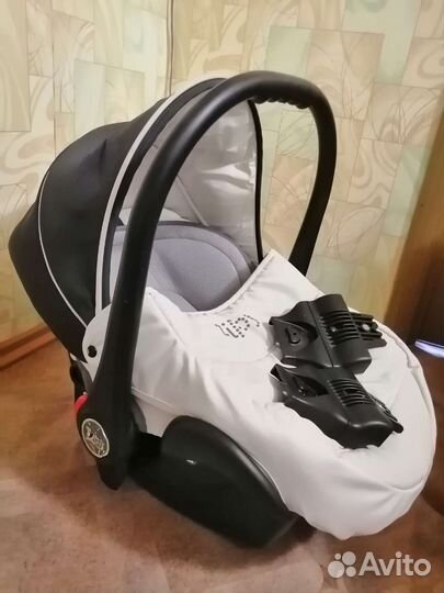 Продам коляску 3 в 1