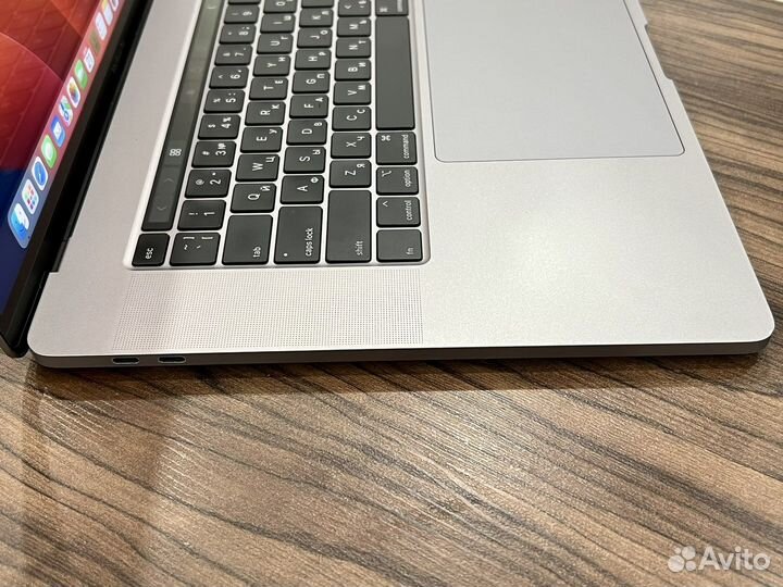 Apple MacBook Pro 16