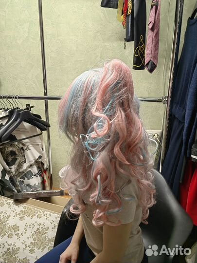 Розово-голубой парик с шиньонами