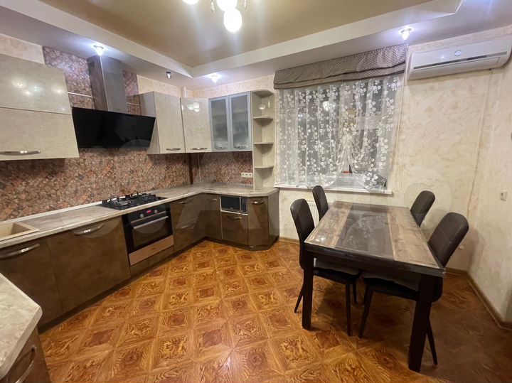 3-к. квартира, 100 м², 5/9 эт.