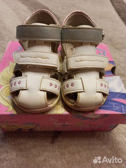 Сандалии для девочки