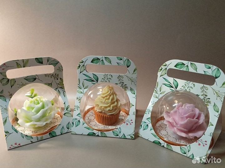 Мыльный цветы в куполе