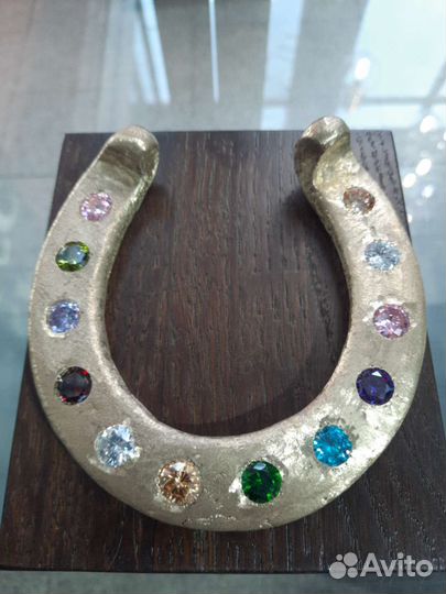Подкова бронзовая с фианитами ручная работа