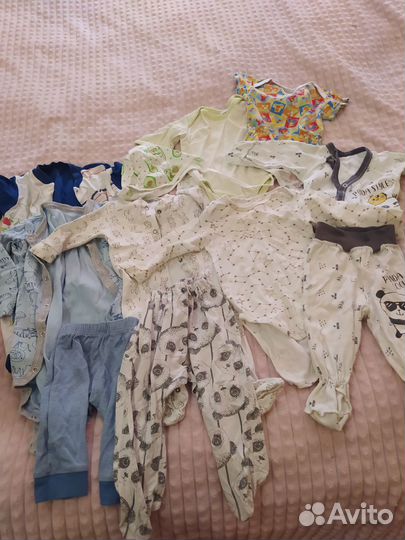 Отдам пакет вещей за пакет фруктов.На фото не все