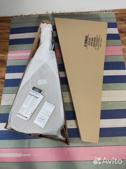 Гитара Yamaha f 310 + подставка