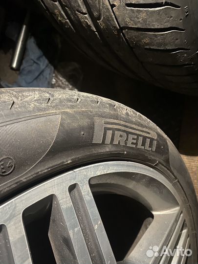 Pirelli P Zero 295/35 R21