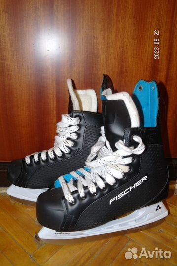 Коньки хоккейные 37,5