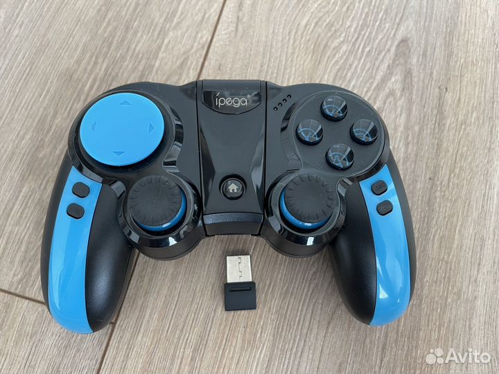 Два Геймпада ipega 9090