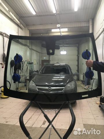 Лобовое стекло на Опель Астра Н