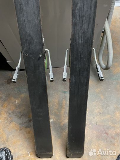 Комплект: горные лыжи и ботинки