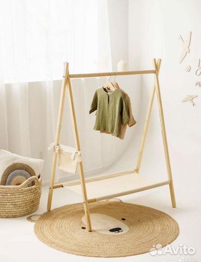 Вешалка напольная дерево