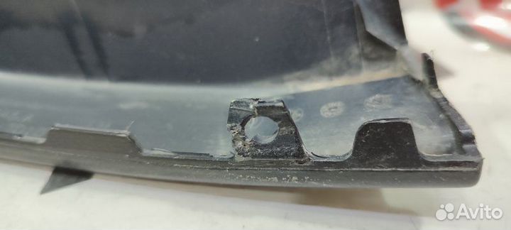 Молдинг бампера передний левый Volkswagen Passat