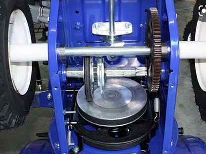 снегоуборщик не едет. снегоуборщик patriot phg 71. механизм привода колес снегоуборщика патриот 603. привод хода снегоуборщика. не едет снегоуборщик причина.