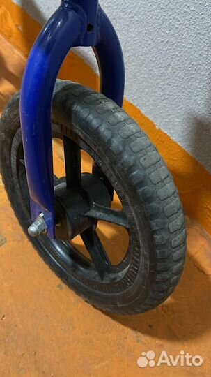 Продам беговел детский с тормозом