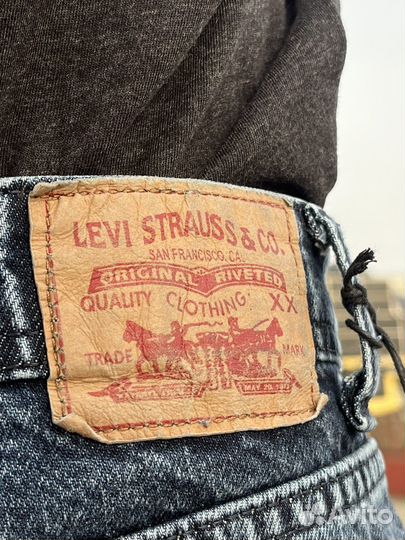 Джинсы бананы levis