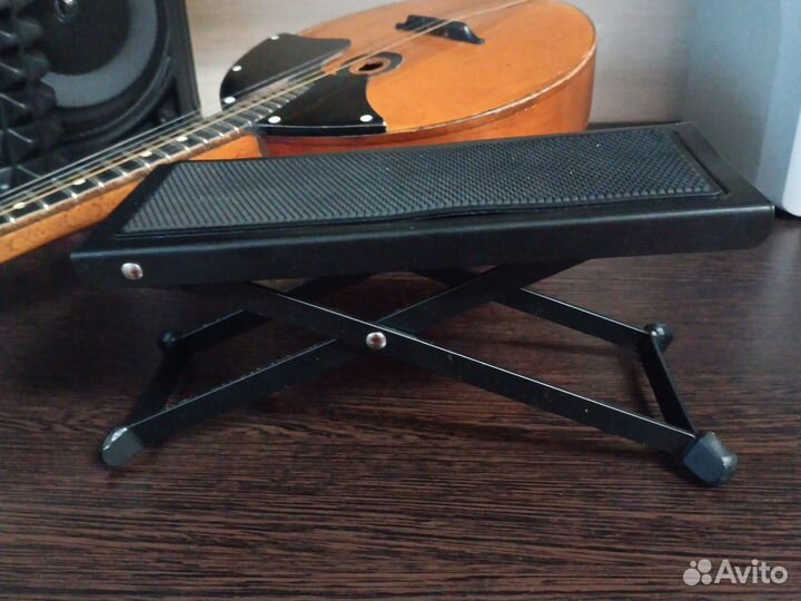 Подставка для ноги гитариста