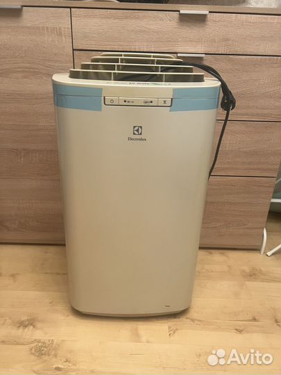 Кондиционер мобильный Electrolux eacm-10 AG