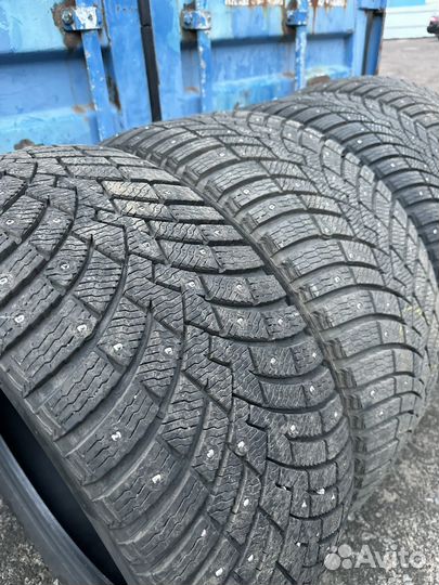 Pirelli Scorpion Ice Zero 2 285/45 R21 и 315/40 R21 115H