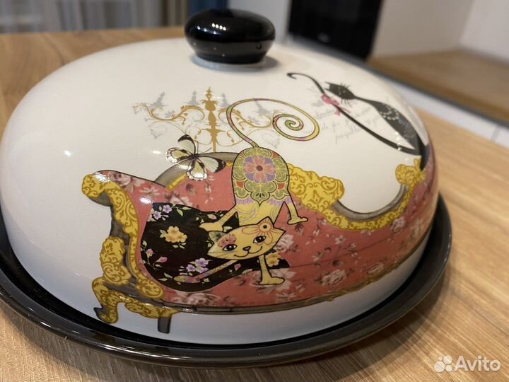 Фарфоровое блюдо с крышкой «Гламурные кошечки»