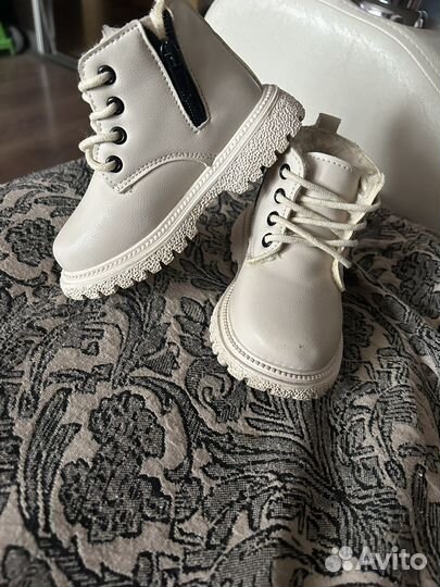 Ботинки демисезонные для девочки 23 размер